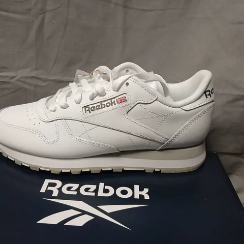 REEBOK CLASSIC LEATHER UNISEX SNEAKERS – UK 7.5 (US MEN 8.5) – WHITE LEATHER