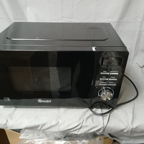 SWAN MICROWAVE OVEN 700W  – BLACK, COUNTERTOP