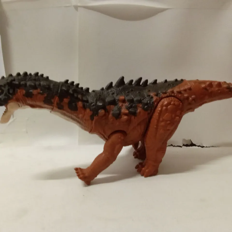 BOX TO CONTAIN APPROXIMATELY 11 DINOSAUR FIGURES