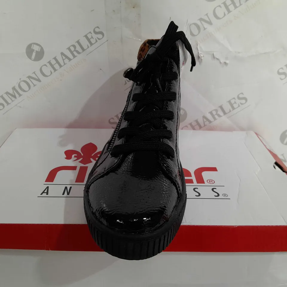 BOXED PAIR OF RIEKER HI TOP TRAINERS IN BLACK UK SIZE 6