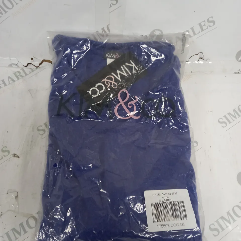 BOX OF APPROXIMATELY 8 KIM & CO LONG SLEEVE JUMPERS IN ROYAL BLUE - XL
