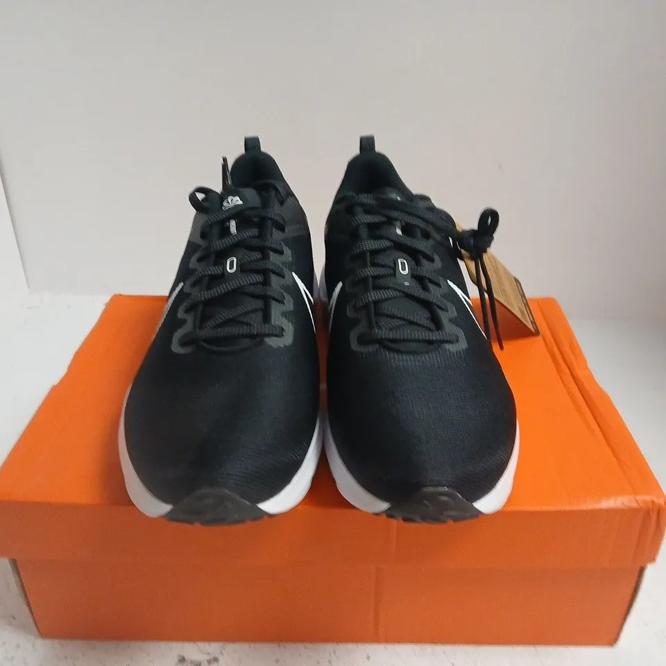 BOXED PAIR OF NIKE DOWNSHIFTER 12 RUNNING SHOES – BLACK/WHITE, UK 10