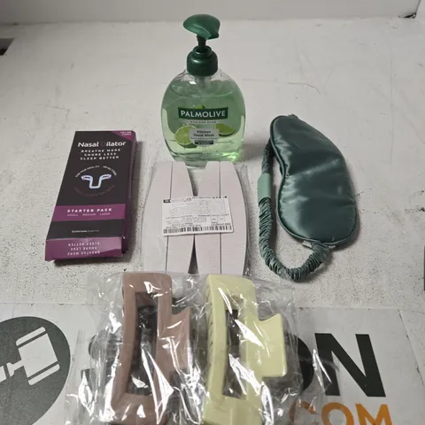 APPROXIMATELY 10 ASSORTED HEALTH & BEAUTY PRODUCTS TO INCLUDE HAND WASH, NASAL DILATOR, EYE MASK ETC
