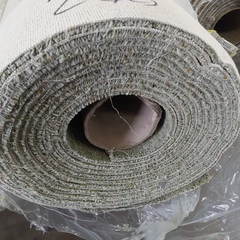 ROLL OF QUALITY STRATHMORE PREMIUM ALPINA CARPET APPROXIMATELY 5M Γ 8.5M