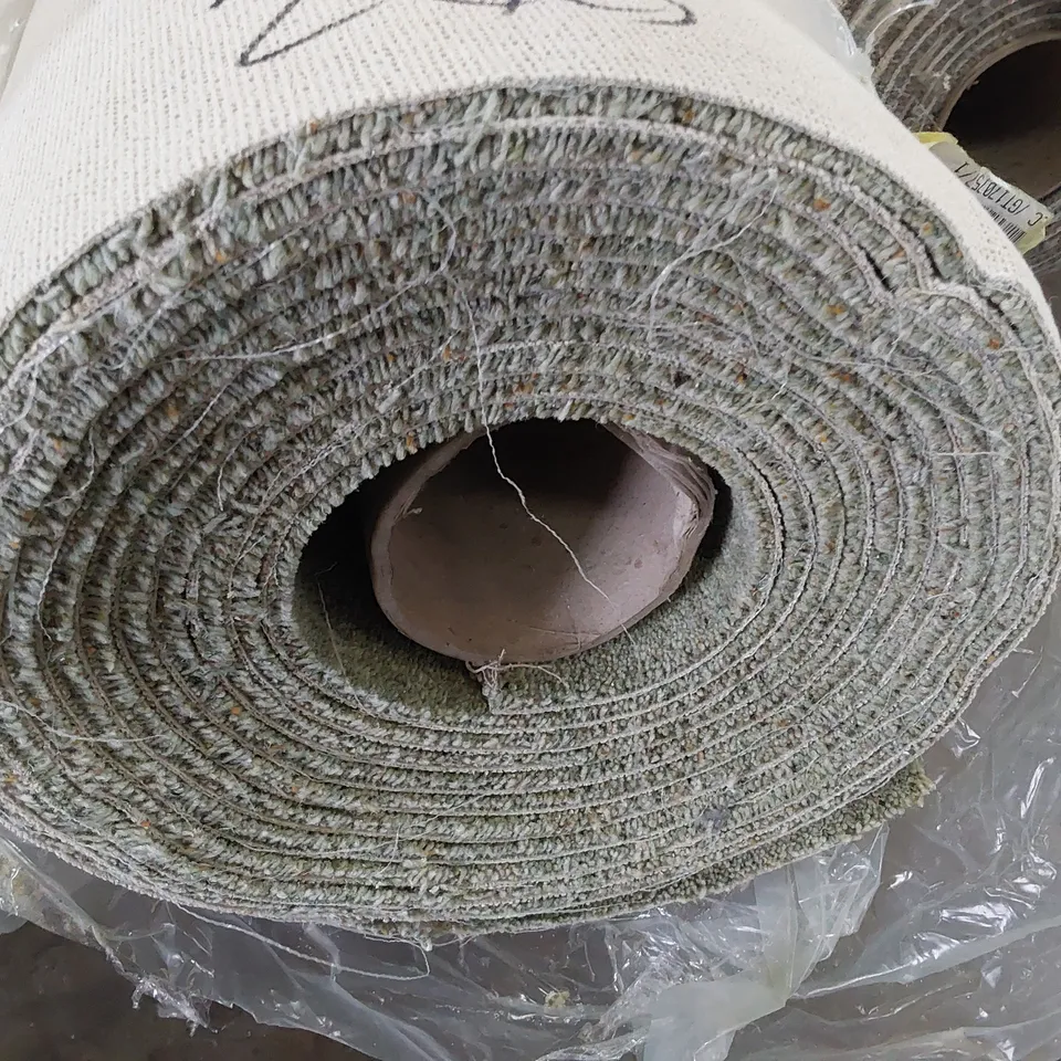 ROLL OF QUALITY STRATHMORE PREMIUM ALPINA CARPET APPROXIMATELY 5M × 8.5M