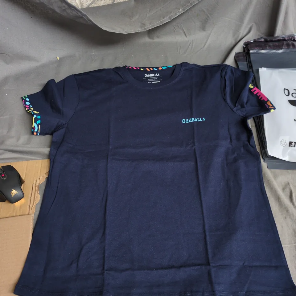 ODDBALLS MEN'S T-SHIRT & MULTICOLOUR PRINT SHORTS SET – MEDIUM