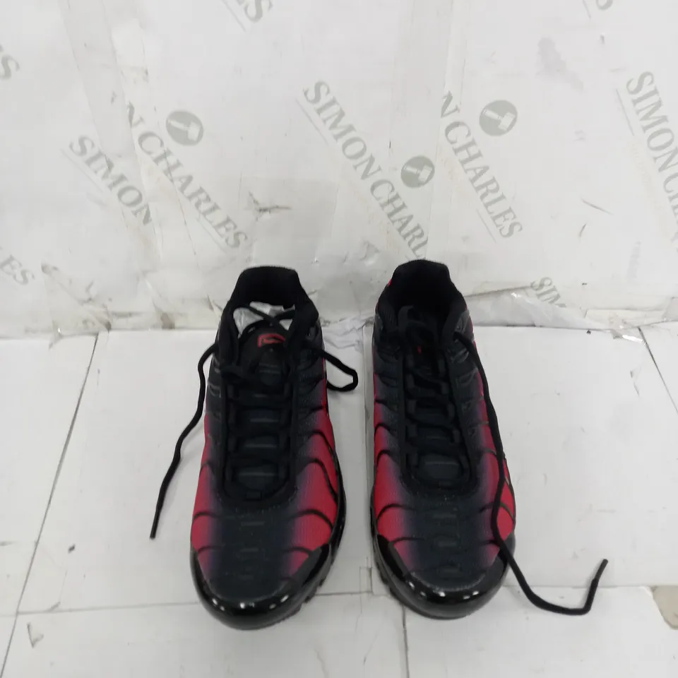 UNBOXED PAIR OF NIKE TN AIR UK 3.5 IN RED/BLUE 