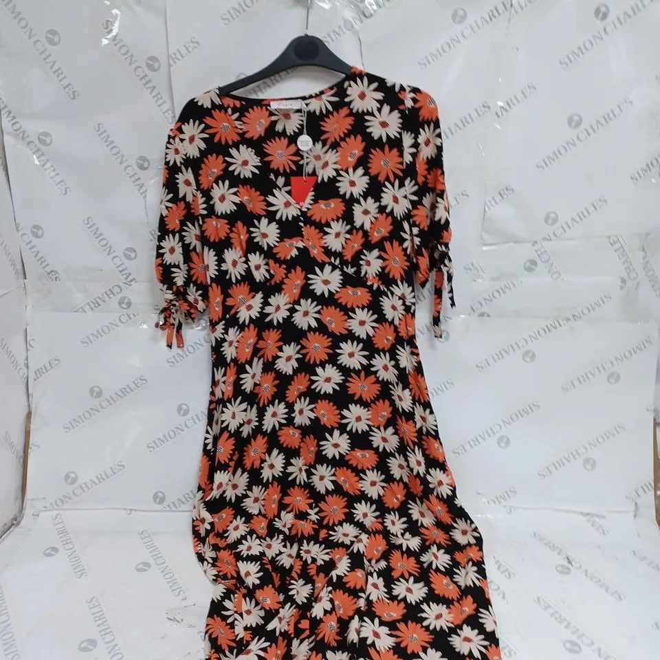 12 FINERY DETAILED DRESSES IN VARIOUS STYLES 