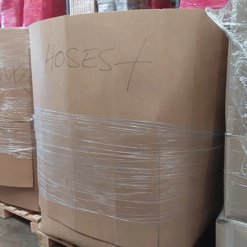 PALLET CONTAINING A LARGE QUANTITY OF ASSORTED HOSE PIPES, POOL INFLATABLES ECT