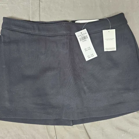 HOLLISTER SKIRT IN BLACK SIZE XXS