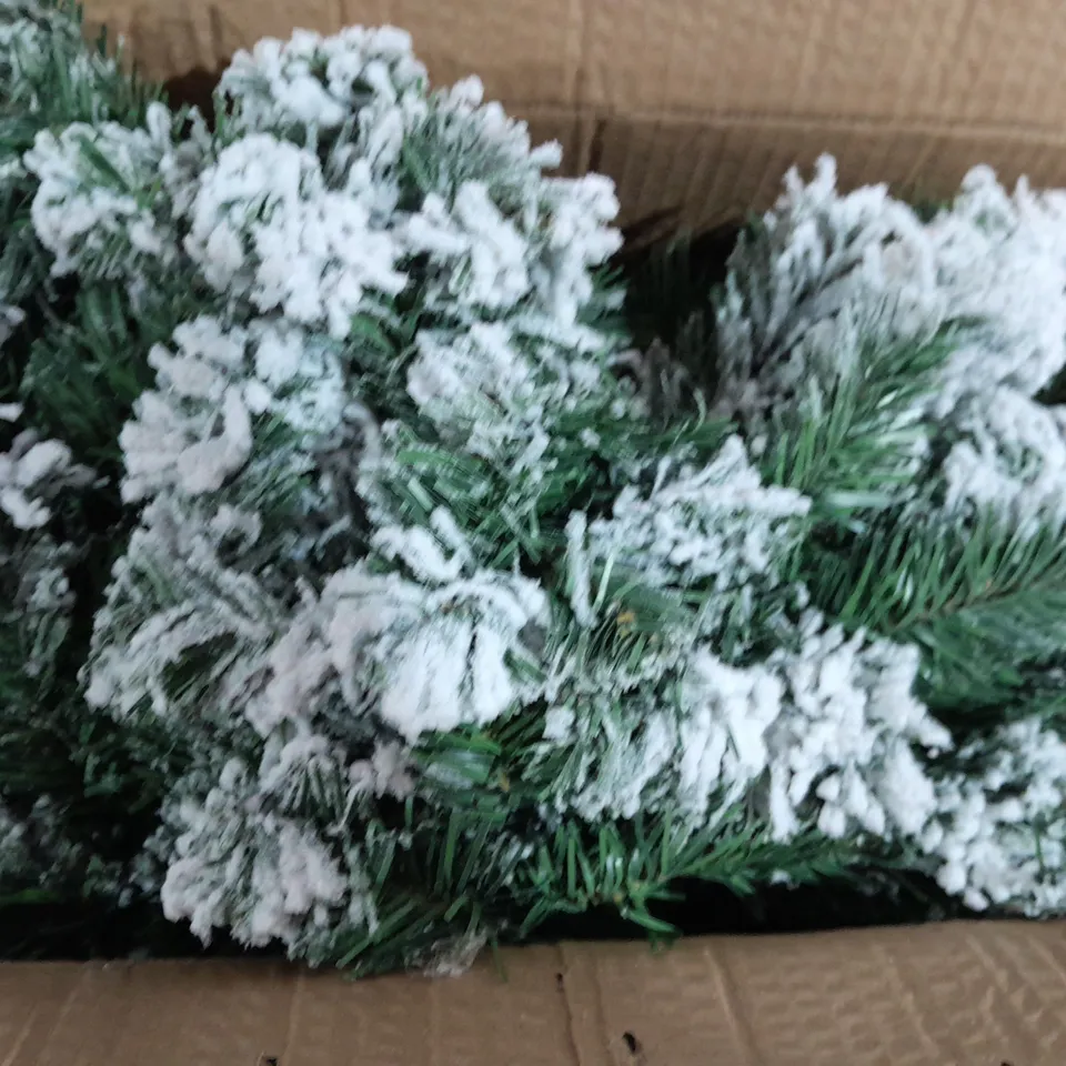 BOXED XMAS GARLAND UNKNOW SIZE IN GREEN