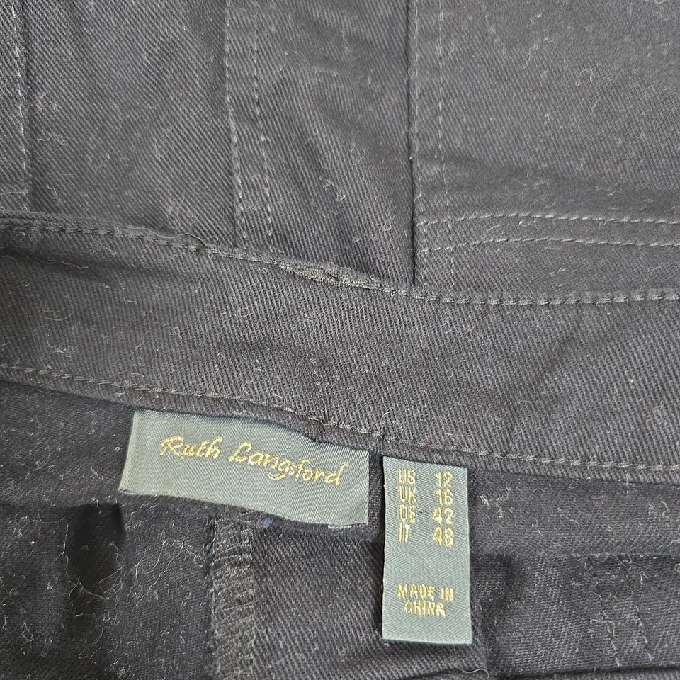 RUTH LANGSFORD BLACK TROUSERS SIZE 16