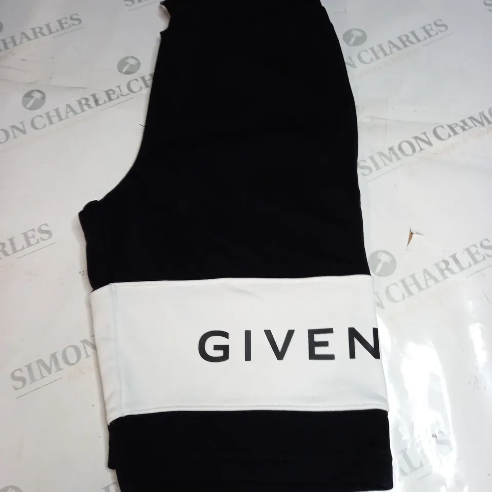 GIVENCHY CASUAL SHORTS SIZE 12