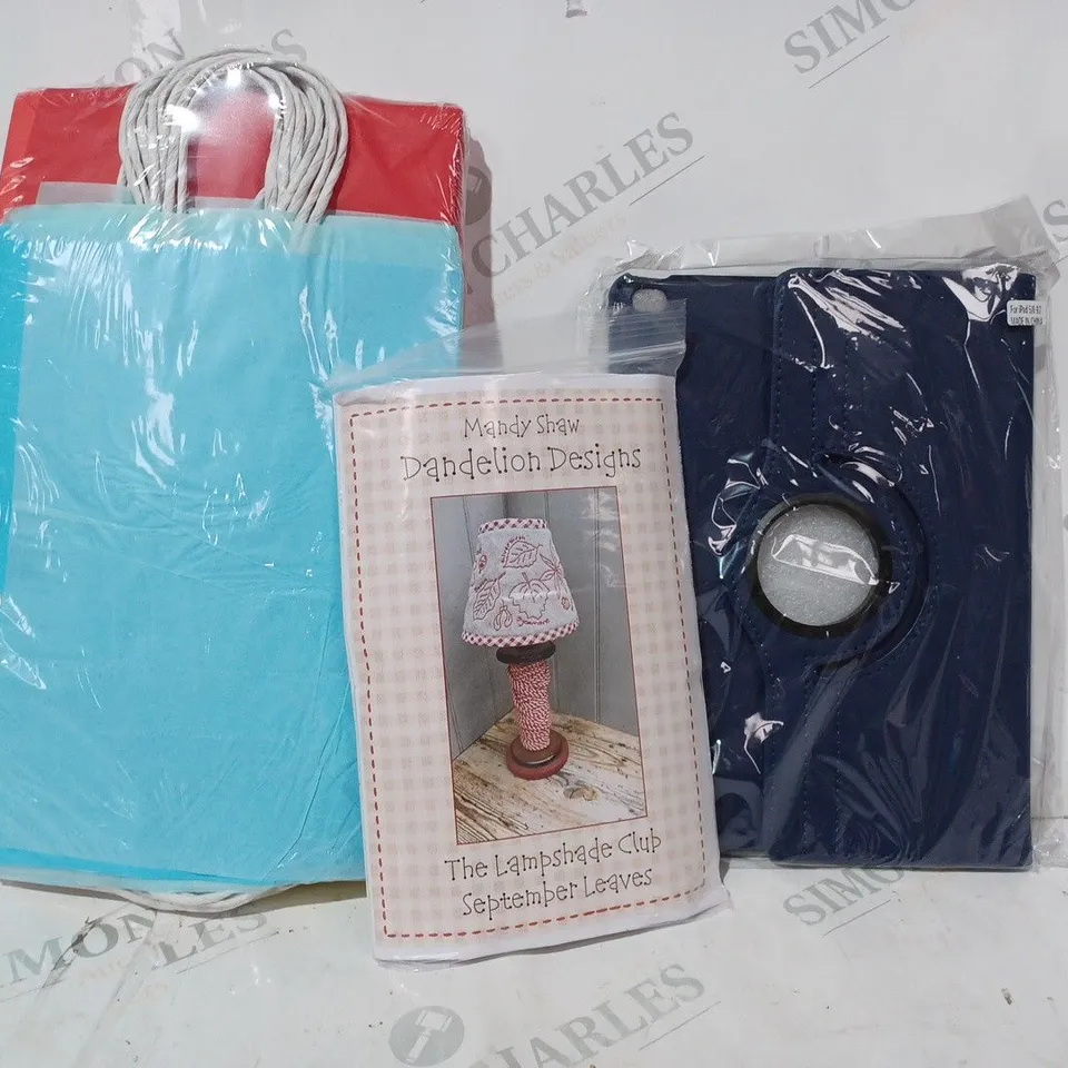 BOX OF APPROXIMATELY 10 ASSORTED HOUSEHOLD ITEMS TO INCLUDE IPAD CASE, MANDY SHAW DANDELION DESIGN, FAVOUR BAGS, ETC
