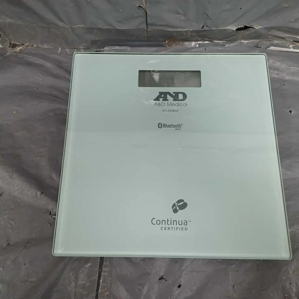 BOXED AND PRECISION WEIGHT SCALE - COLLECTION ONLY