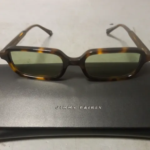 JIMMY FAIRLY ROWN SPECKELED GLASSES