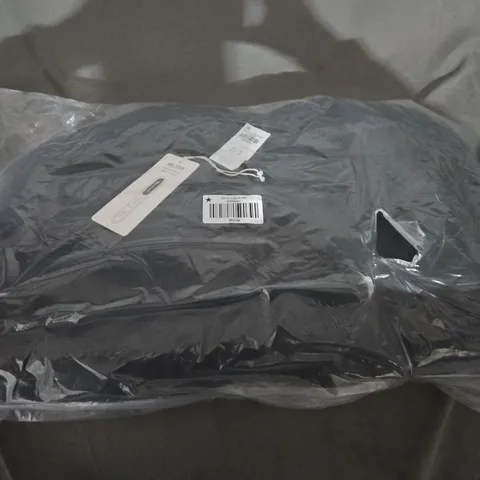 BAGGED HOLLISTER PADDED COAT - SIZE M