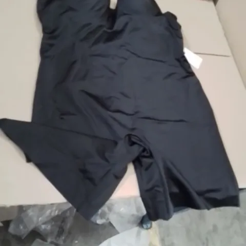 BOXED BRAND NEW APPROXIMATELY 13 MAGISCULPT BLACK BODYSUITS SIZE 40B