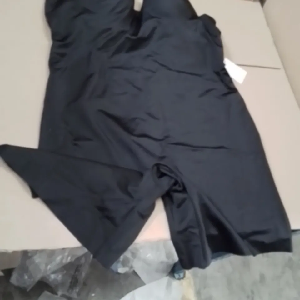 BOXED BRAND NEW APPROXIMATELY 13 MAGISCULPT BLACK BODYSUITS SIZE 40B