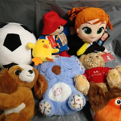 LOT OF APPROXIMATELY 20 ASSORTED PLUSHIES TO INCLUDE PADDINGTON BEAR AND BOSS BABY
