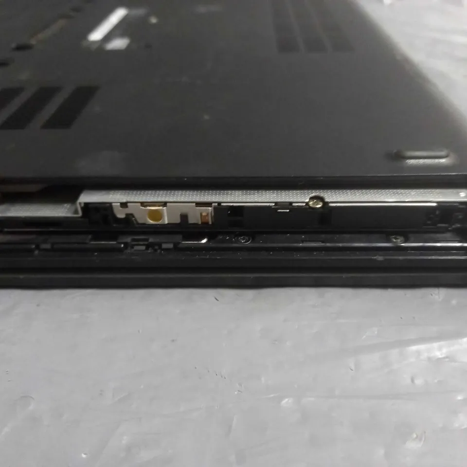 DELL LATITUDE E5540  LAPTOP