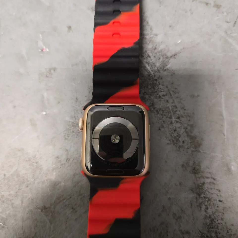 APPLE WATCH SERIES 4 