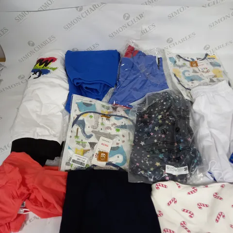 BOX OF ASSORTED CHILDRENS CLOTHING VARYING IN SIZE/COLOUR/STYLE TO INCLUDE: TOPS, DRESSES, JUMPERS
