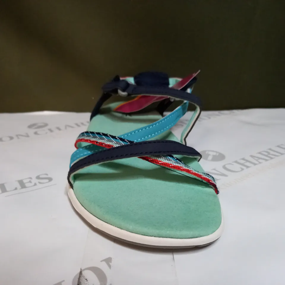 REGATTA LADY SANTA ROMA SANDALS SIZE 6