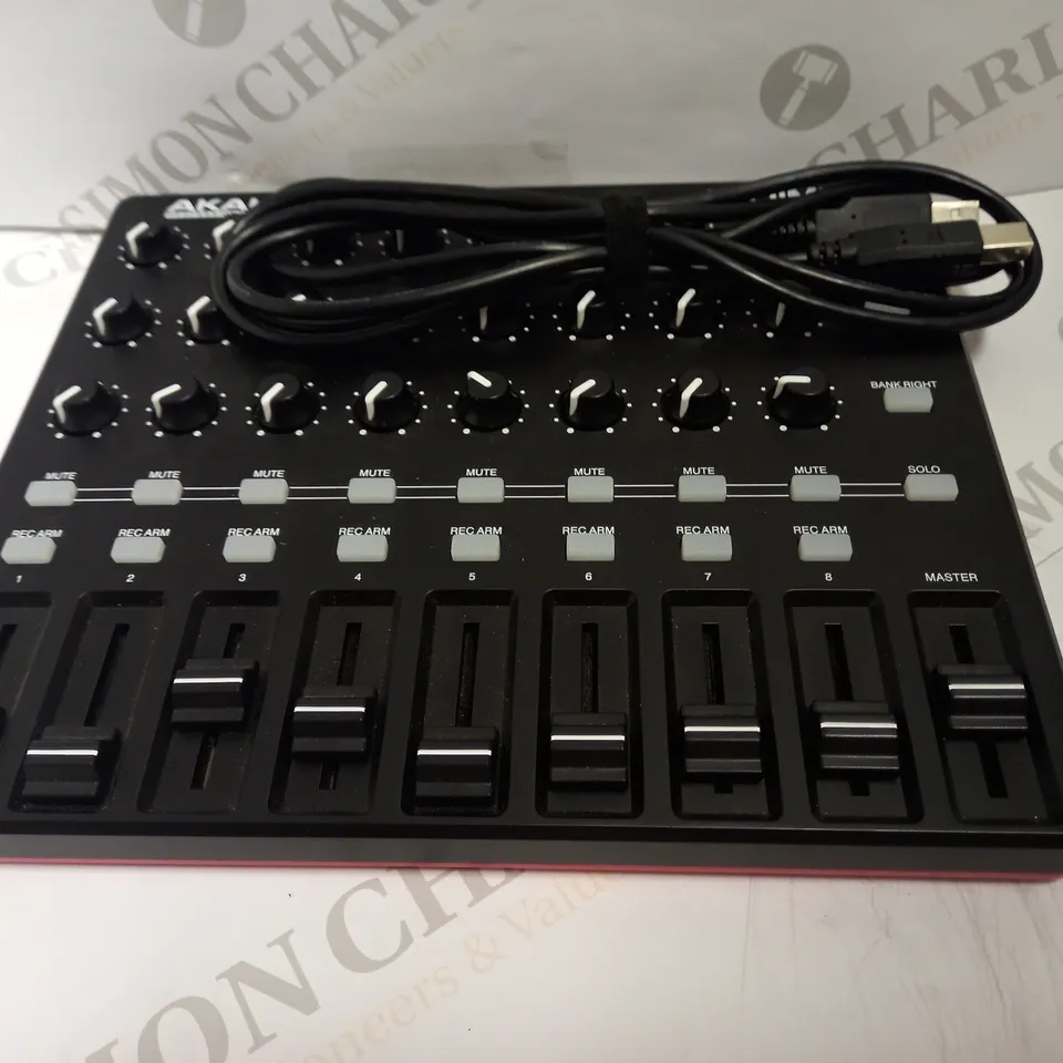 AKAI PROFFESIONAL MIDMIX