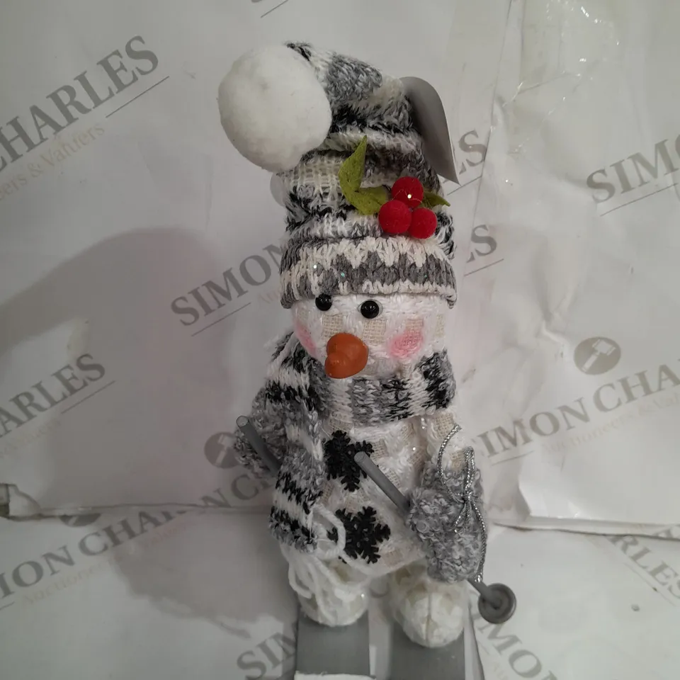 FESTIVE SKIING SNOWMAN PAL