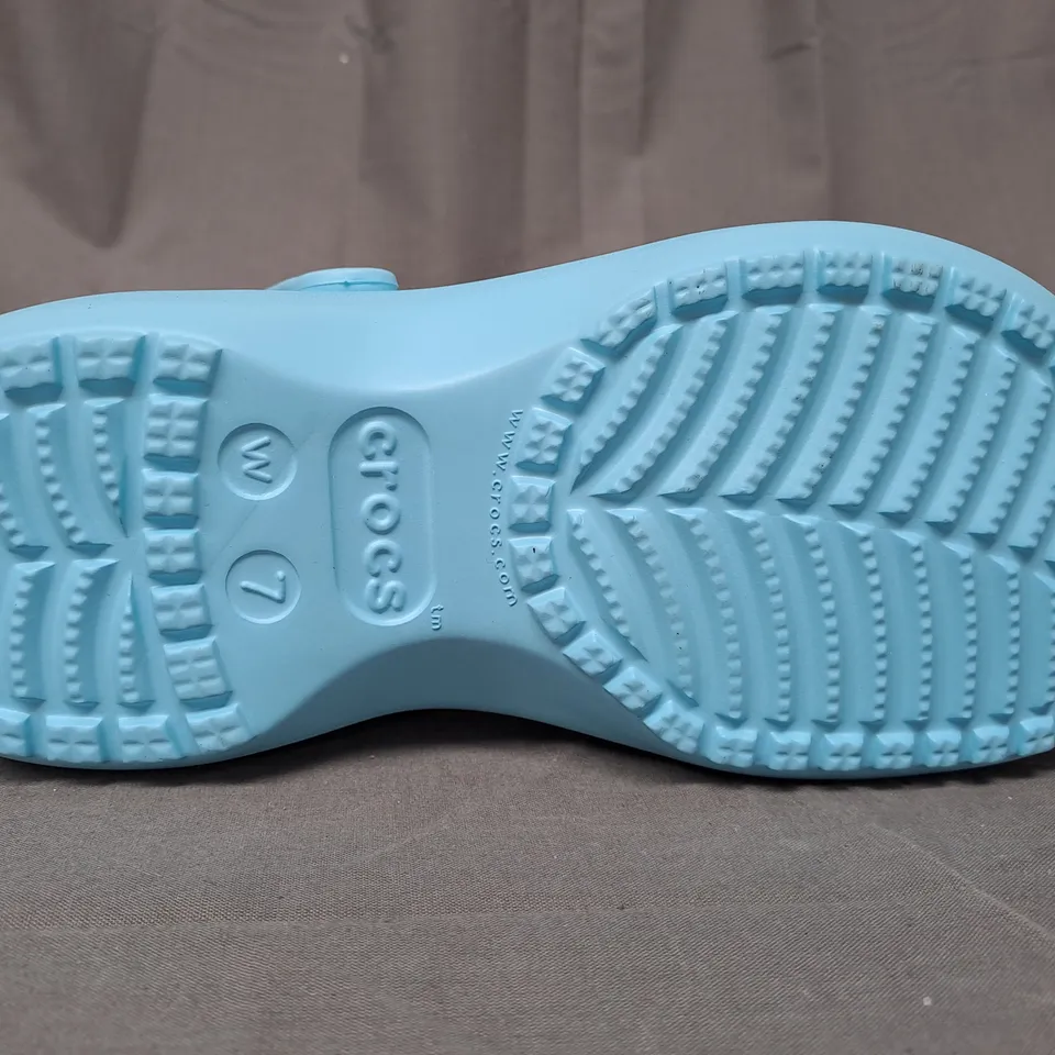 PAIR OF CROCS CLASSIC PLATFORM CLOGS IN LIGHT BLUE UK SIZE 5