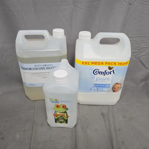 APPROXIMATELY 3 ASSORTED HOUSEHOLD LIQUID PRODUCTS TO INCLUDE COMFORT PURE, TRU WASH QUICKSHINE, SODIUM COCOYL GLUTAMATE - COLLECTION ONLY