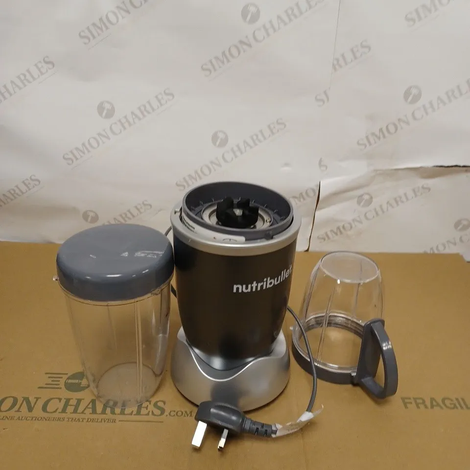 NUTRIBULLET BLENDER
