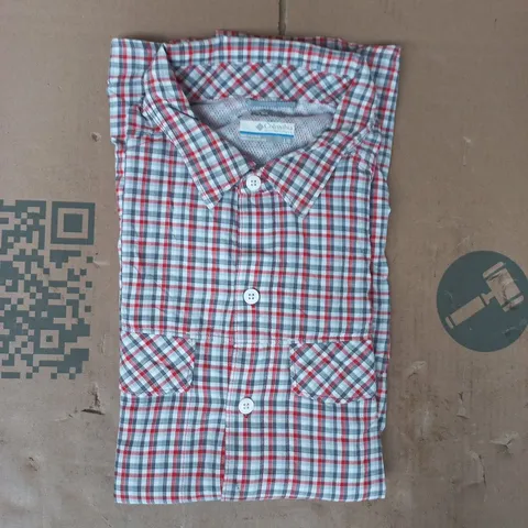 COLUMBIA SHORT SLEEVE BUTTON-UP CHECK SHIRT IN GREY/RED SIZE LARGE