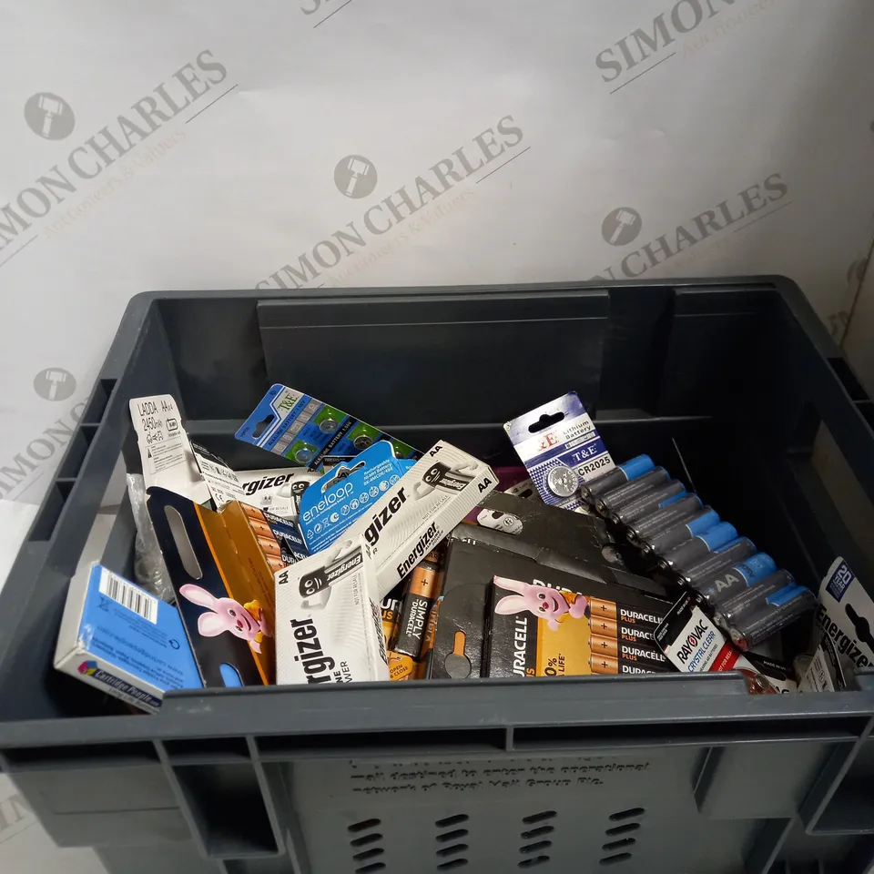 LOT TO CONTAIN APPROX. 40-50 PACKS OF BATTERIES, QUANTITY PER PACK & BRANDS VARY 