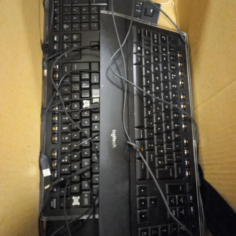 LOT OF APPROX 15 ASSORTED KEYBOARDS TO INCLUDE LOGITECH AND DELL