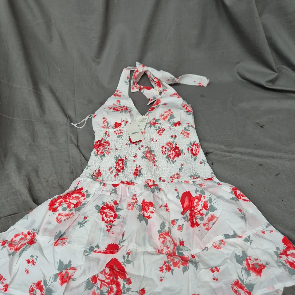 HOLLISTER FLORAL HALTERNECK DRESS – WHITE WITH RED FLOWERS – XS