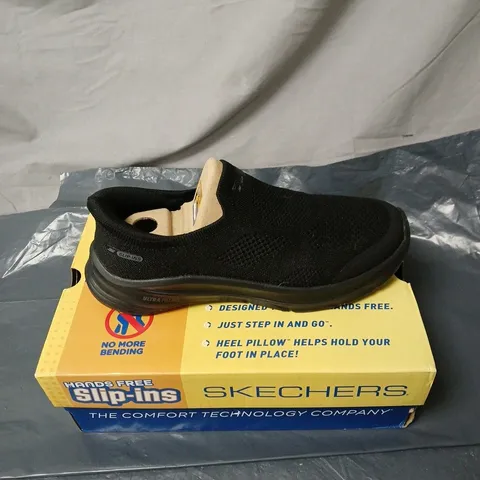 SKECHERS SLIP INS BLACK TRAINERS SIZE 4.5 BOXED