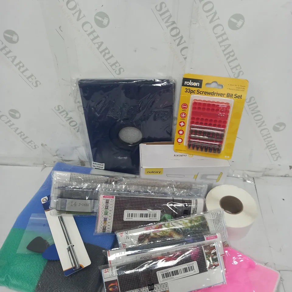 APPROXIMATELY 10 ASSORTED HOUSEHOLD GOODS TO INCLUDE ROLSON SCREWDRIVER BIT SET, DIAMOND PAINTING KITS, NULAXY AIR DUSTER ETC. 