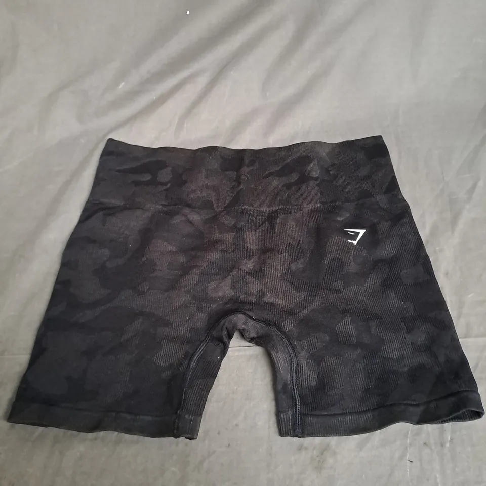 GYMSHARK LOGO CAMO SHORTS IN BLACK SIZE L