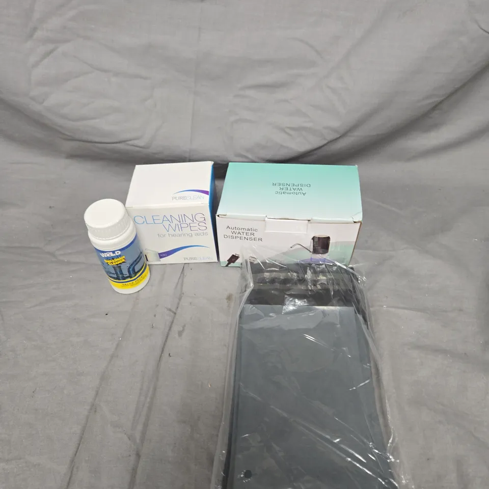 APPROXIMATELY 15 ASSORTED HOUSEHOLD ITEMS TO INCLUDE SMALL GREY MAILING BAGS, AUTOMATIC WATER DISPENSER AND HEARING AID CLEANING WIPES