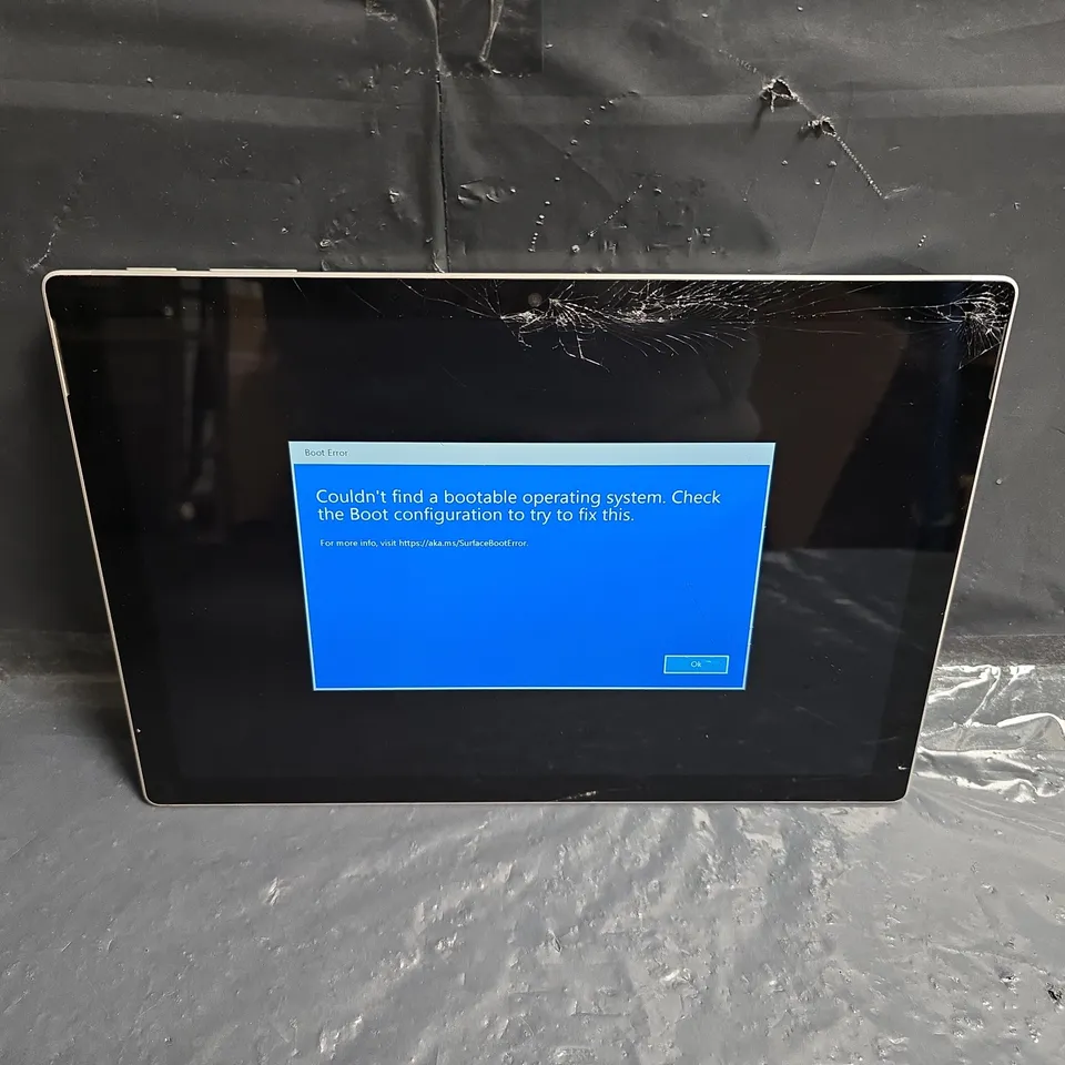 MICROSOFT SURFACE TABLET – SILVER (BOOT SCREEN ERROR)