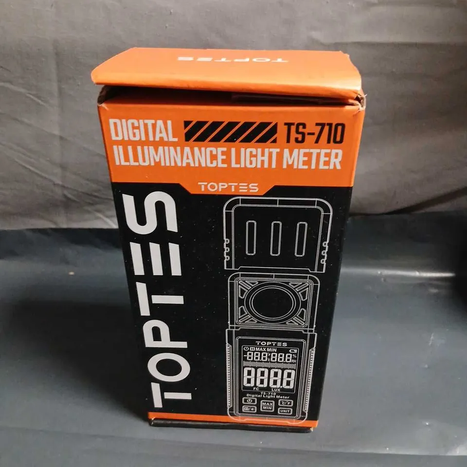 TOPTES TS-710 DIGITAL ILLUMINANCE LIGHT METER