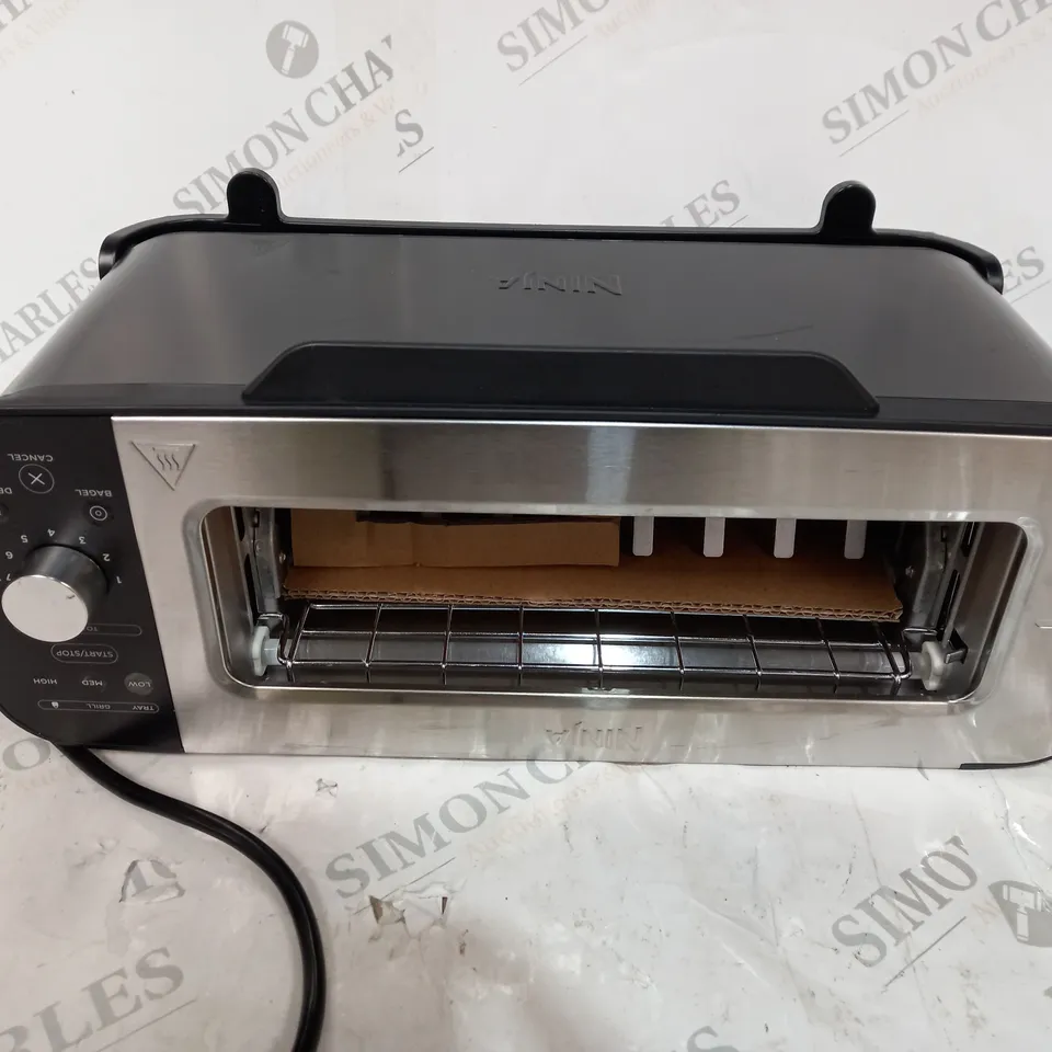 BOXED NINJA 2 IN 1 TOASTER & GRILL ST100UK