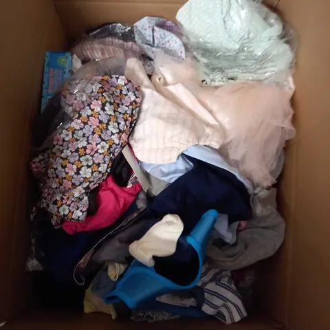 LARGE BOX OF ASSORTED KIDS CLOTHING ITEMS TO INCLUDE BAGS, BABY GROWS AND DRESSES