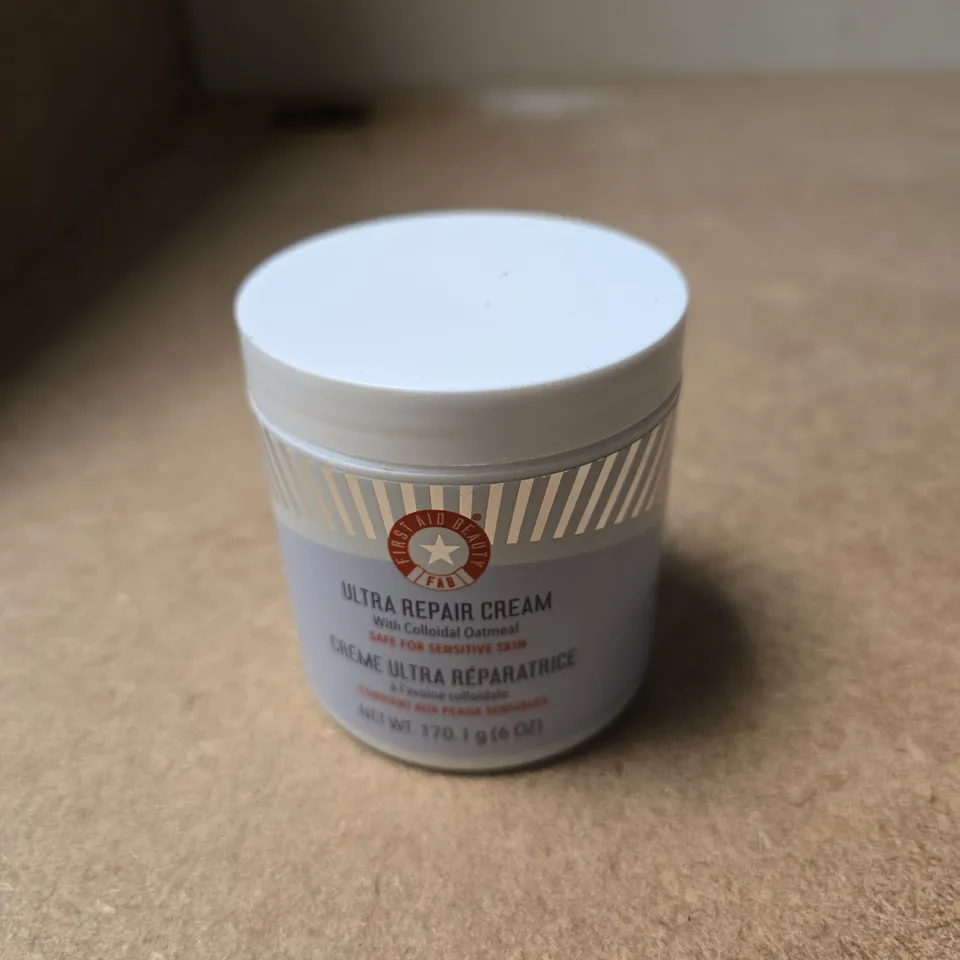 FIRST AID BEAUTY ULTRA REPAIR CREAM WITH COLLOIDAL OATMEAL – 170 G (6 OZ)