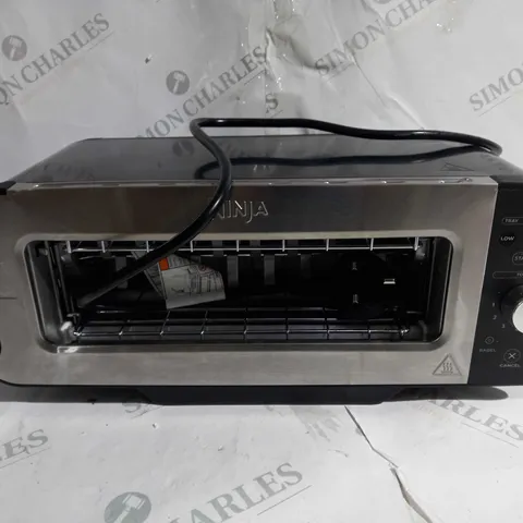 BOXED OUTLET NINJA 2 IN 1 TOASTER& GRILL ST100UK