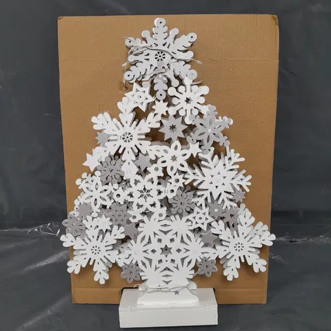 SNOWFLAKE LIGHT UP TREE