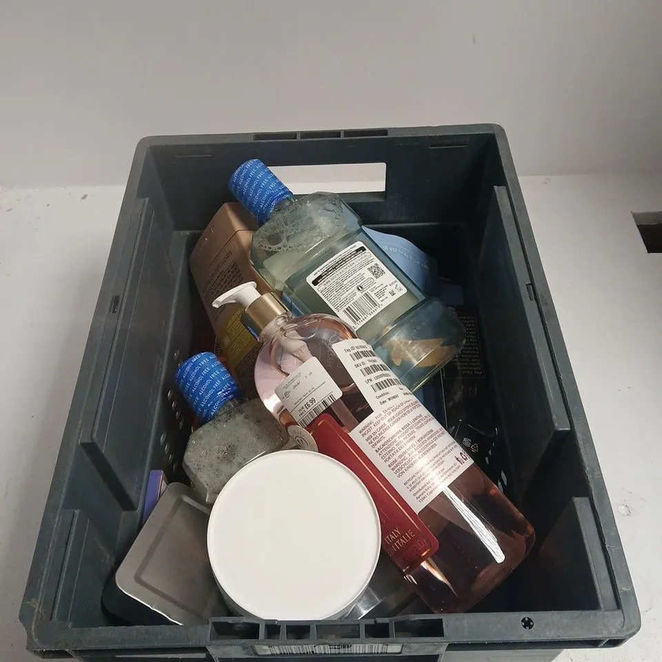 TOTE OF APPROXIMATELY 15 ASSORTED HEALTH AND BEAUTY ITEMS TO INCLUDE: BEAUTY OF JOSEON SPF30 FLUID SUNSCREEN