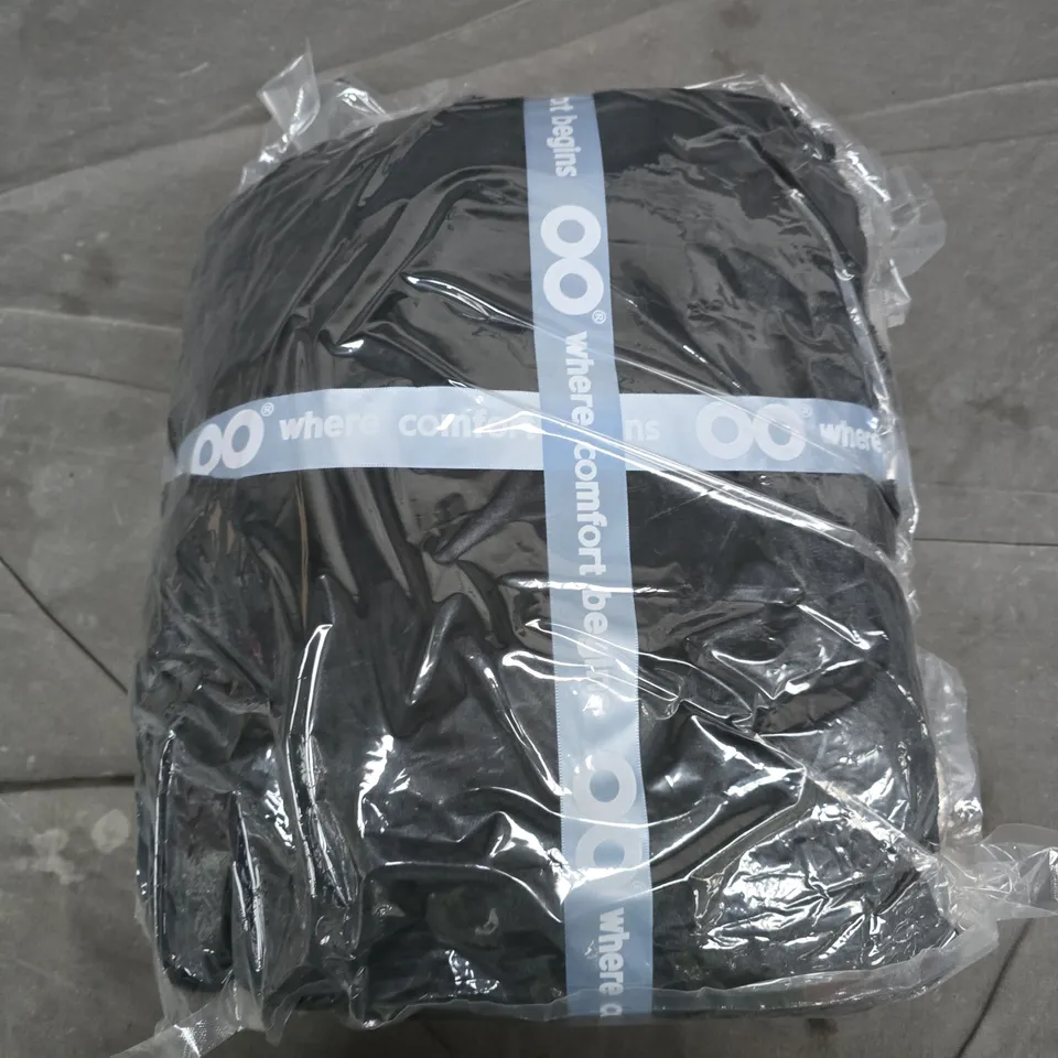 SEALED OODIE OVERSIZED HOODED BLANKET - BLACK